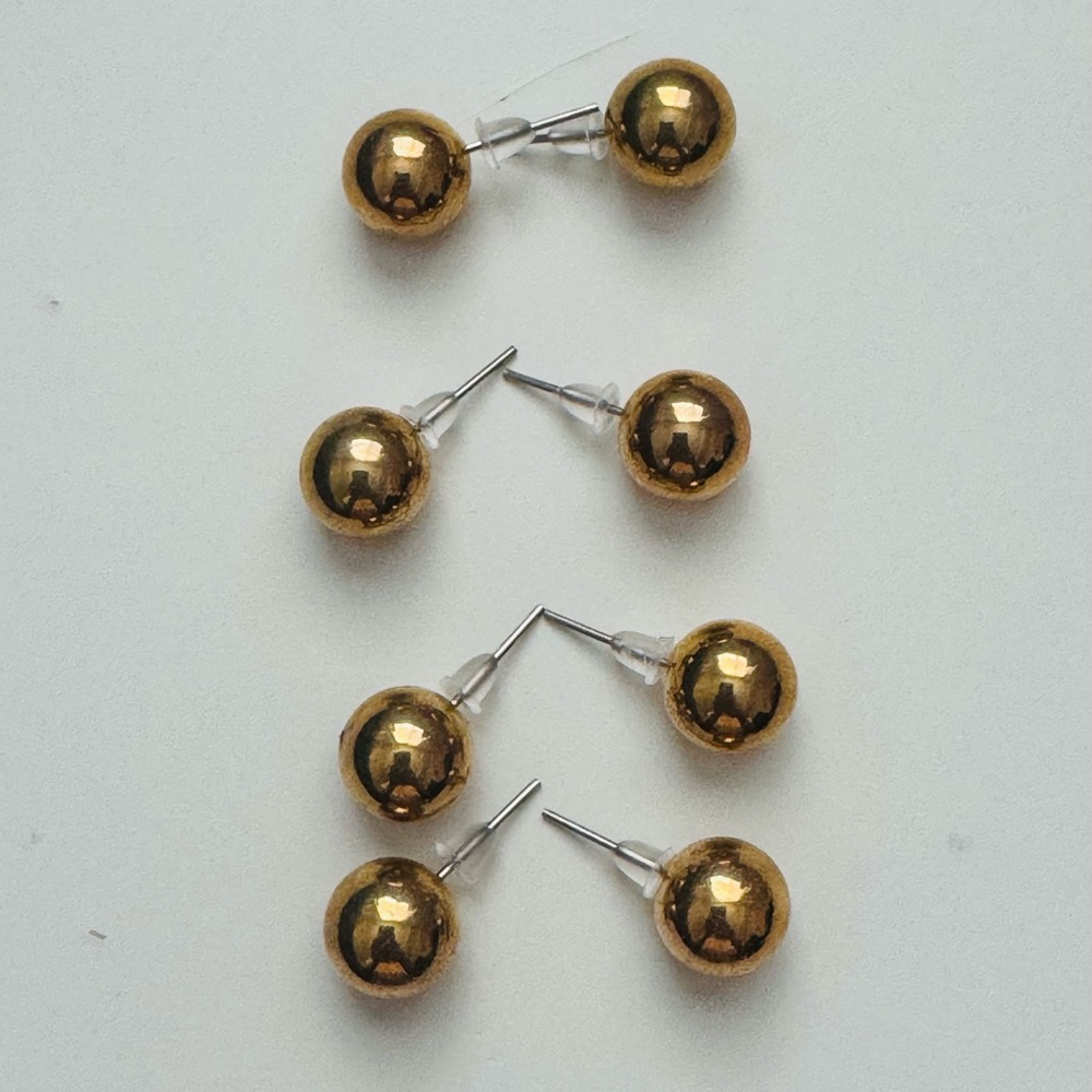 4 Pairs of Elegant Gold Stud Earrings (8 count)